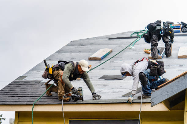 Professional Gutter Installation technician working in Franklin, OH